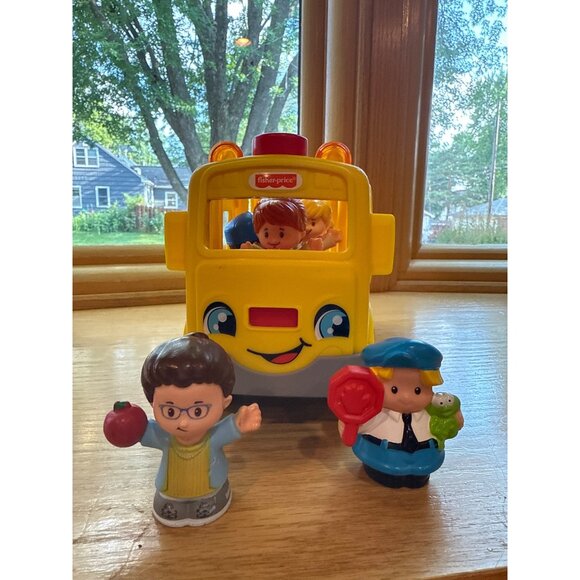 Fisher-Price Little People Smiling School Bus & 7 Figures Set - Picture 6 of 9